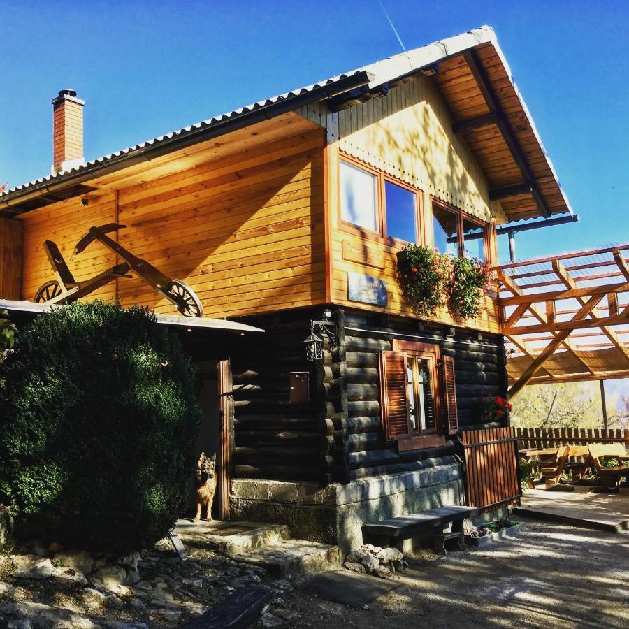Lodge Dom Na Lovrencu Baselj Buitenkant foto